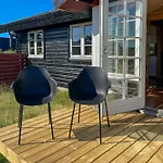 Autentisk Traehus Taet Pa Vesterhavet Vestervig